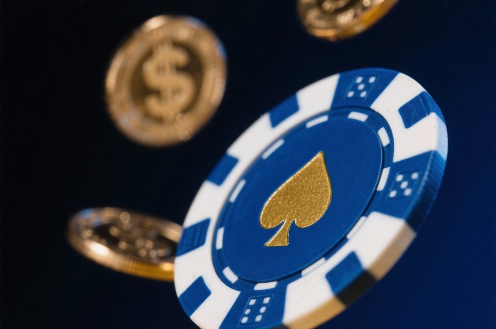 From Felt to Fiber Optics: The Evolution of Casino Games from Offline to Online